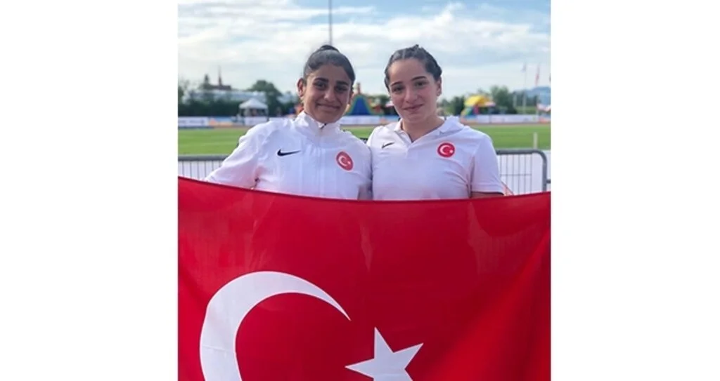 EDA YILDIRIM GÖĞSÜMÜZÜ KABARTTI