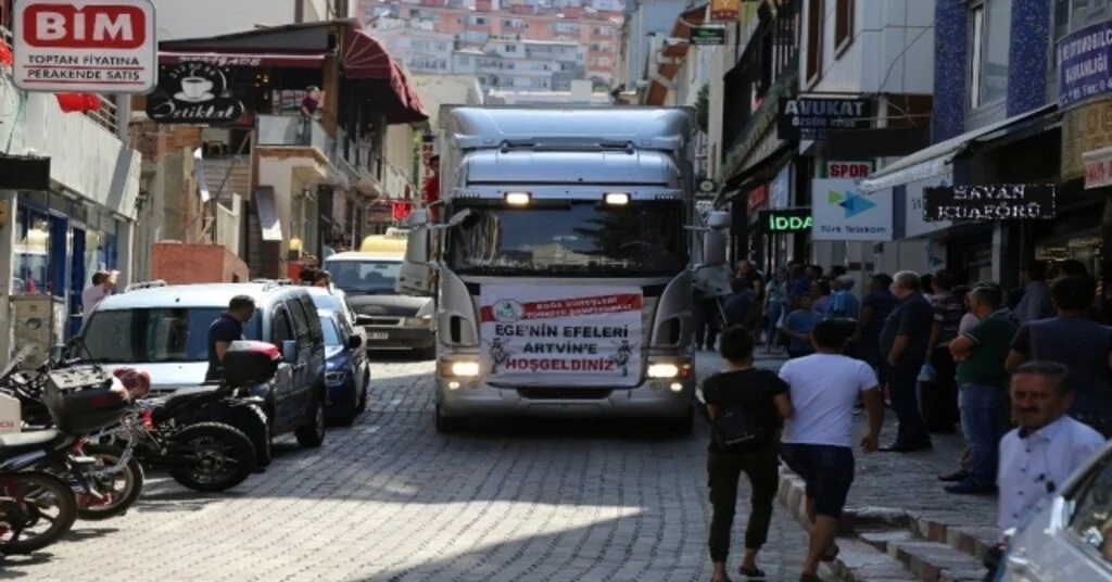 Egenin Şampiyon Boğaları Artvinde Yoğun İlgiyle Karşılandı