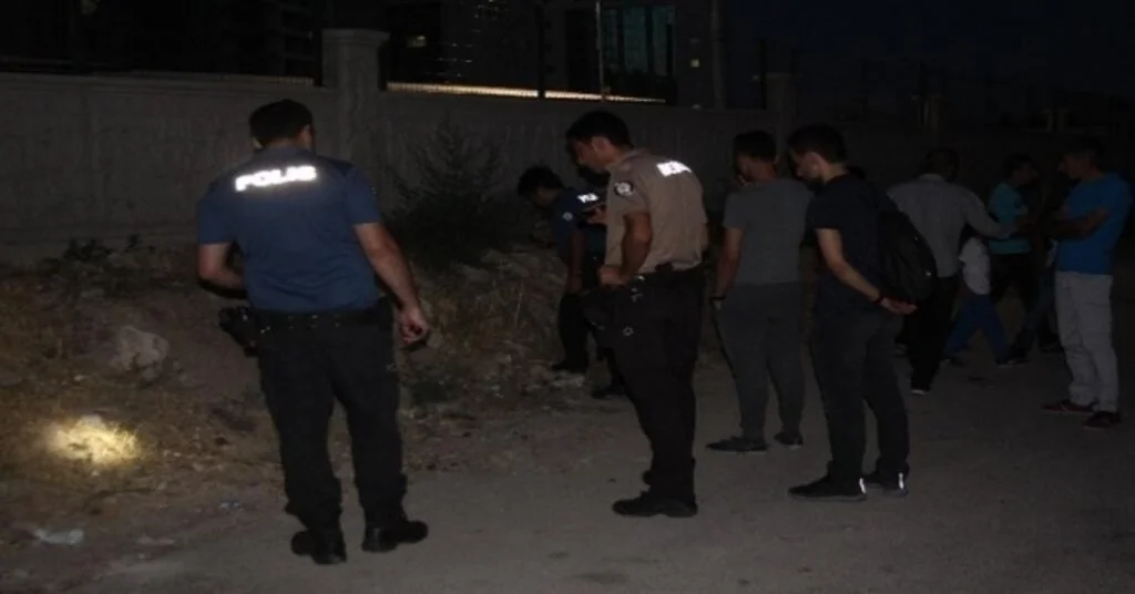 Elazığda 2 Kişiyi Bıçaklayan 2 Şüpheli Tutuklandı