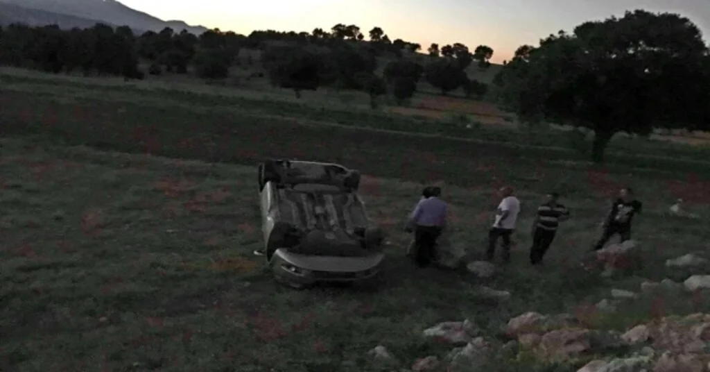 Emette Takla Atan Otomobilde 2 Kişi Yaralandı