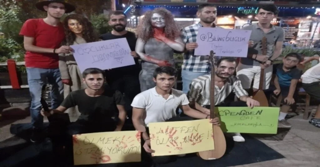 Emine Bulut Cinayetine Tepki İçin Sokakta Sahne Aldılar