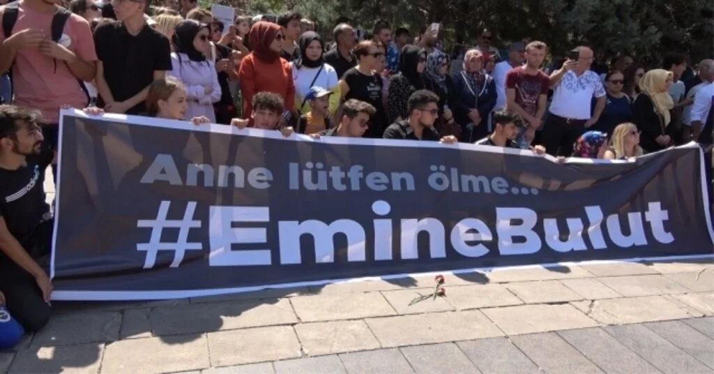 Emine Bulutun Öldürüldüğü Yerde İdam İstediler