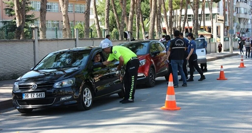 Emniyet kemeri  'hayat kurtarır'