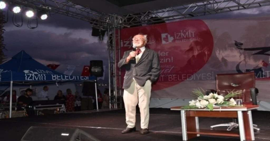 Emre Kongar, İzmitlilerle Buluştu