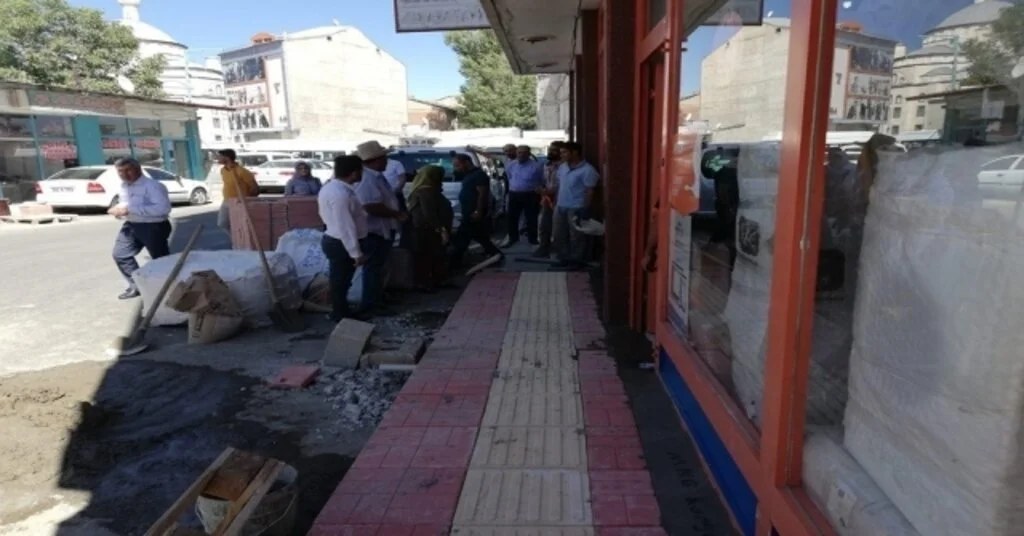Erciş Belediyesinden Kaldırım Çalışması