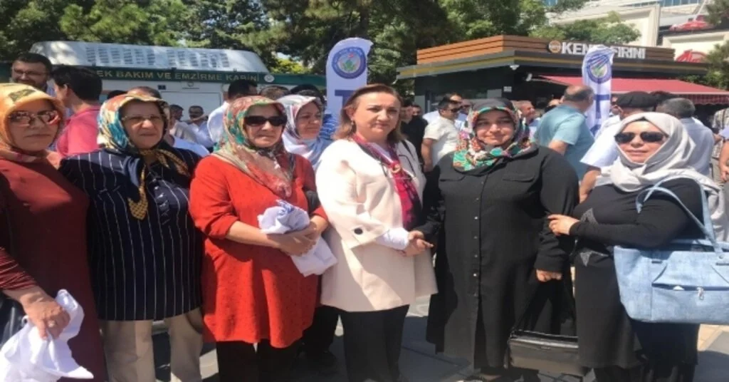 Erciyes Kadın Platformu Başkanı Zübeyde Özgen:”Saygı Temelli Eğitim İle Toplumu Yeniden İnşa Etmeliyiz”