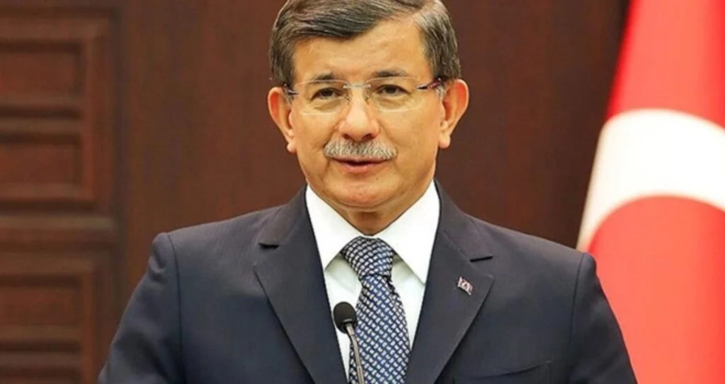 Eski Başbakan Davutoğlu  hakkında suç duyurusu