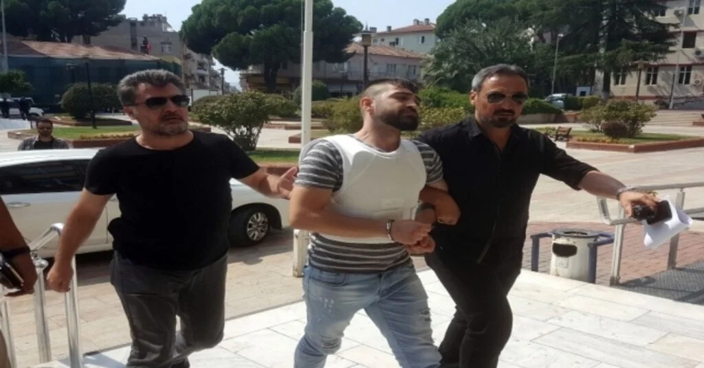Eski Sevgilisi Ve Erkek Arkadaşını Öldürdü, Pişmanım Dedi