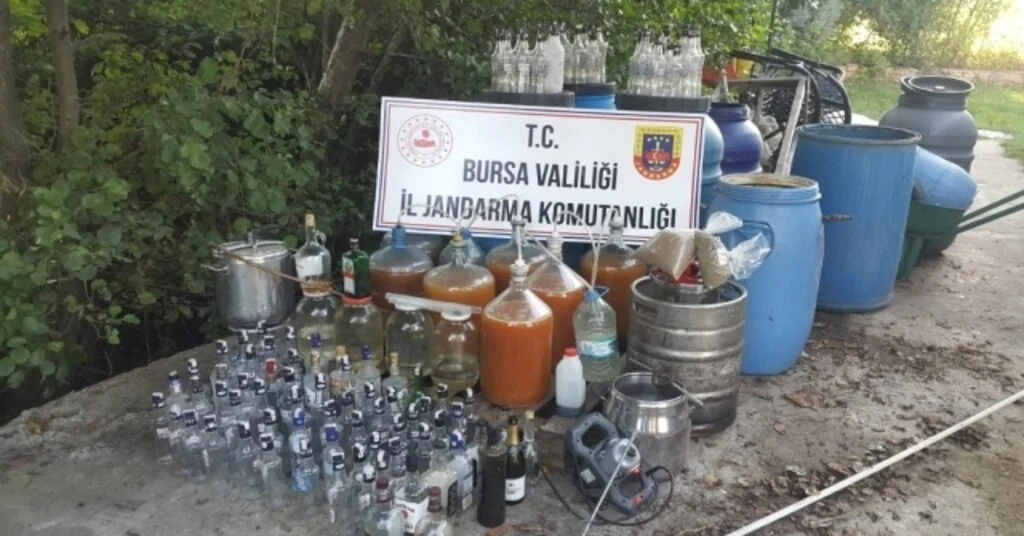 Evde İçki İmalatına Jandarmadan Baskın