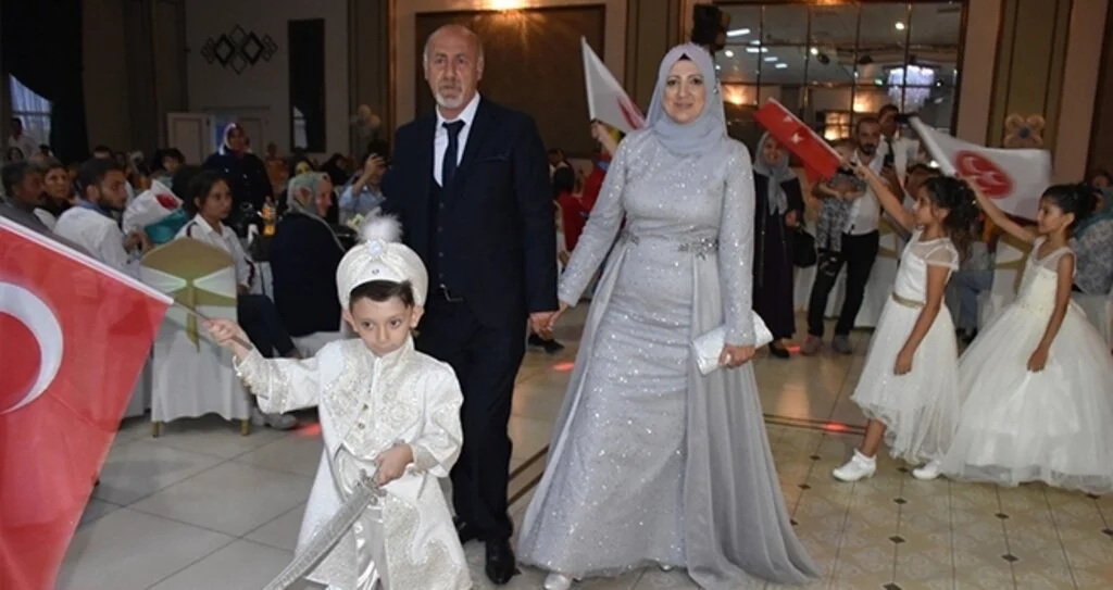 Eymen erkekliğe ilk adımı attı 