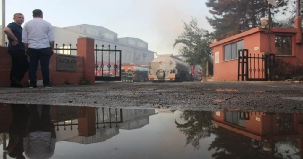 Fabrikaya Sıçrayan Orman Yangını Söndürüldü