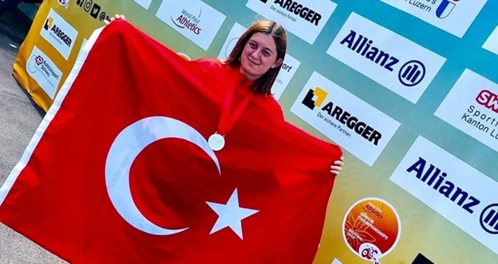 FATMA DAMLA ALTIN DÜNYA İKİNCİSİ