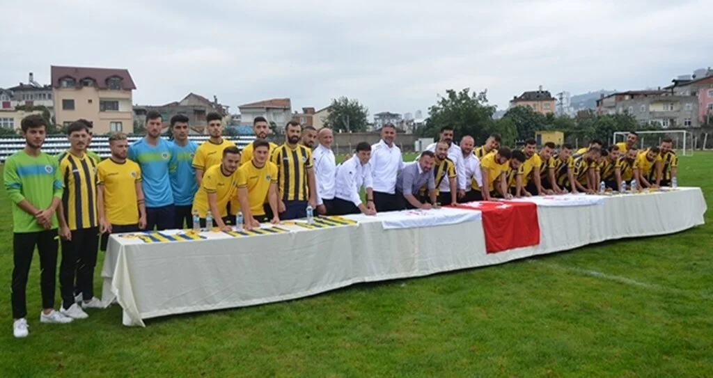 Fatsa Belediyespor'da İmza Şov