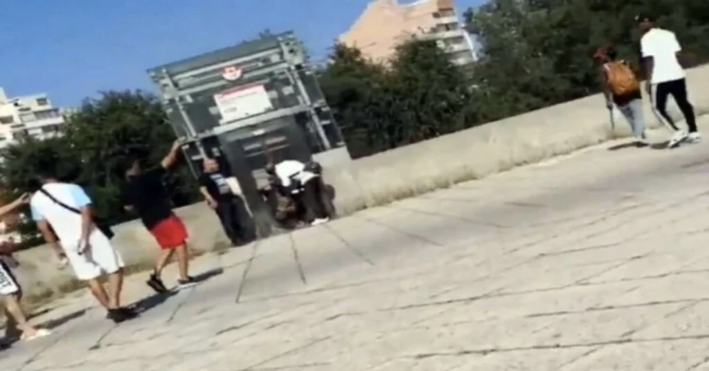 Fransada Bıçaklı Saldırı: 1 Ölü, 9 Yaralı