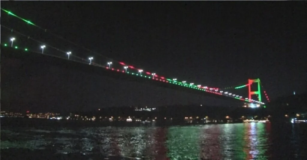 Fsm Köprüsü Afganistan Bayrağı Renklerine Büründü