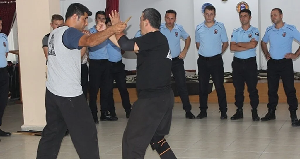 Gardiyanlara Savunma Eğitimi