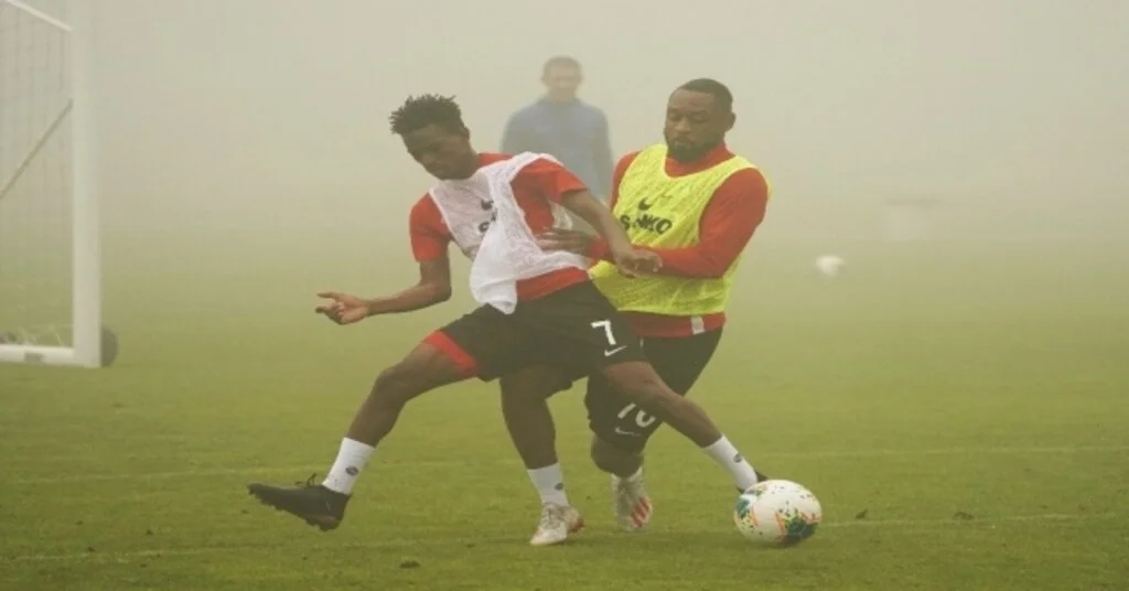 Gazişehir Gaziantepspor Sis Ve Yağmur Altında Çalıştı