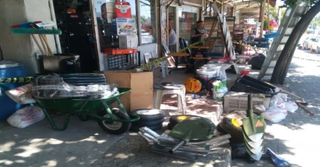 Gedizde Satırlı Kavga: 3 Yaralı