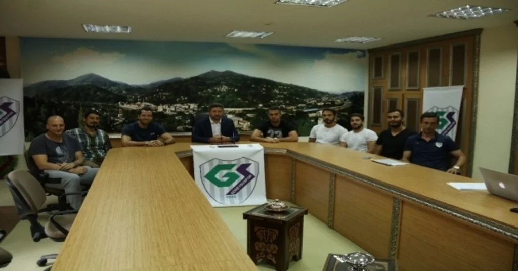 Güneysusporda 7 Hentbolcu İle İmzalar Atıldı
