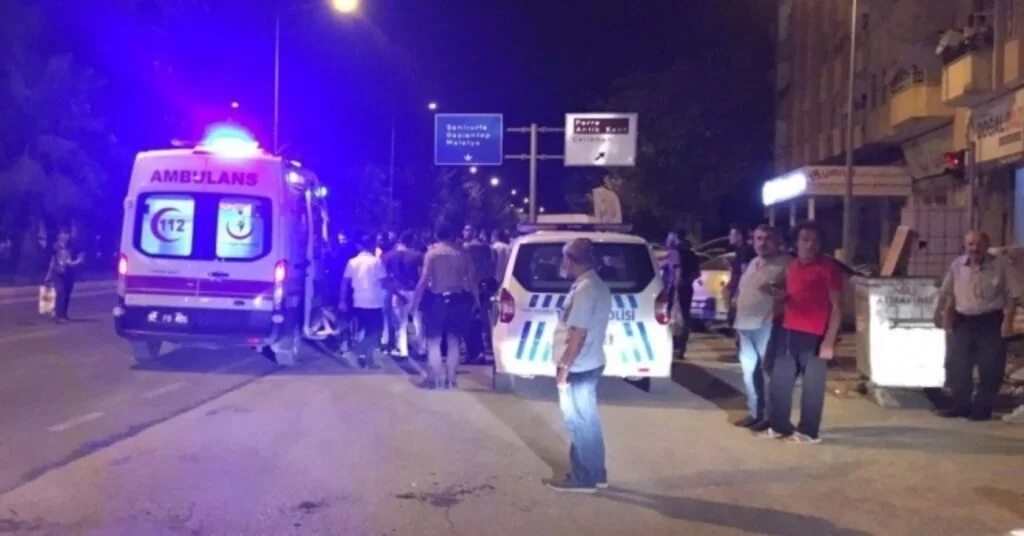 Hafif Ticari Araçlar Çarpıştı: 5 Yaralı