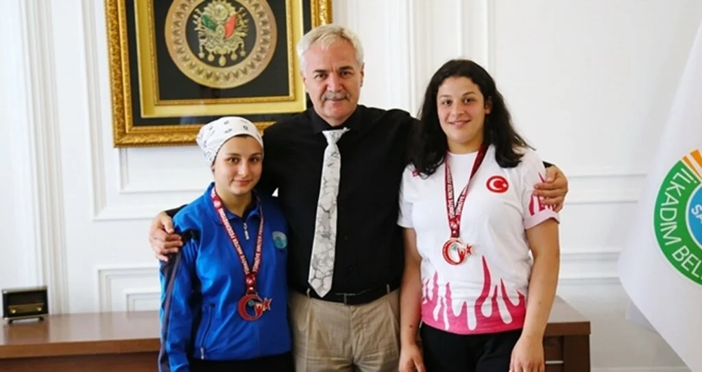 Halterde Türkiye Şampiyonu İlkadım'dan