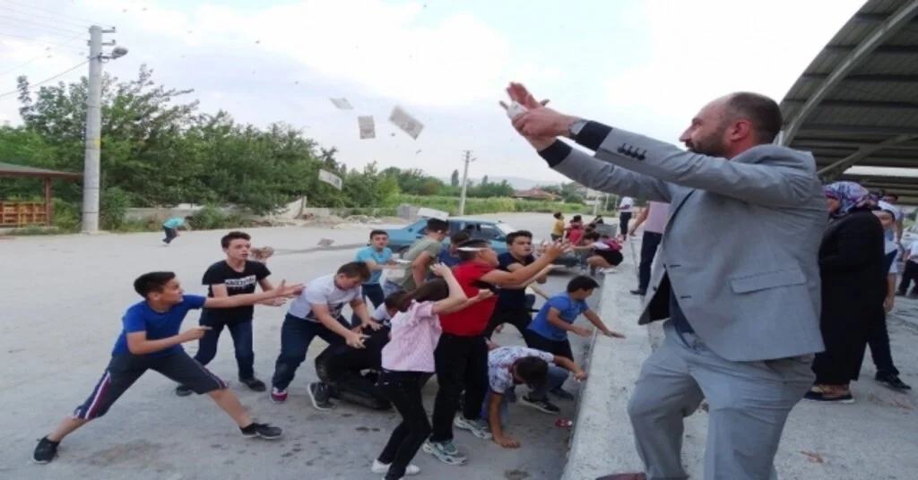 Hisarcıktaki Düğünlerde Türk Lirası Serpiliyor