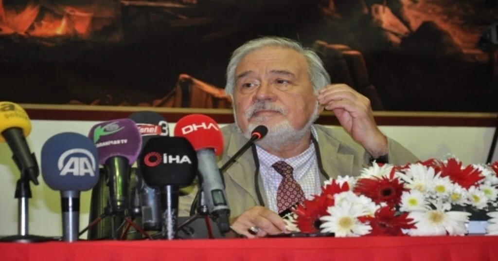 İlber Ortaylıyı Dinlemek İsteyenler Salona Sığmadı