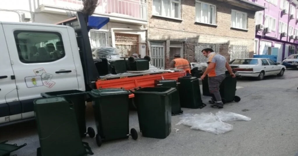 İnegölde Her Eve Çöp Konteynırı