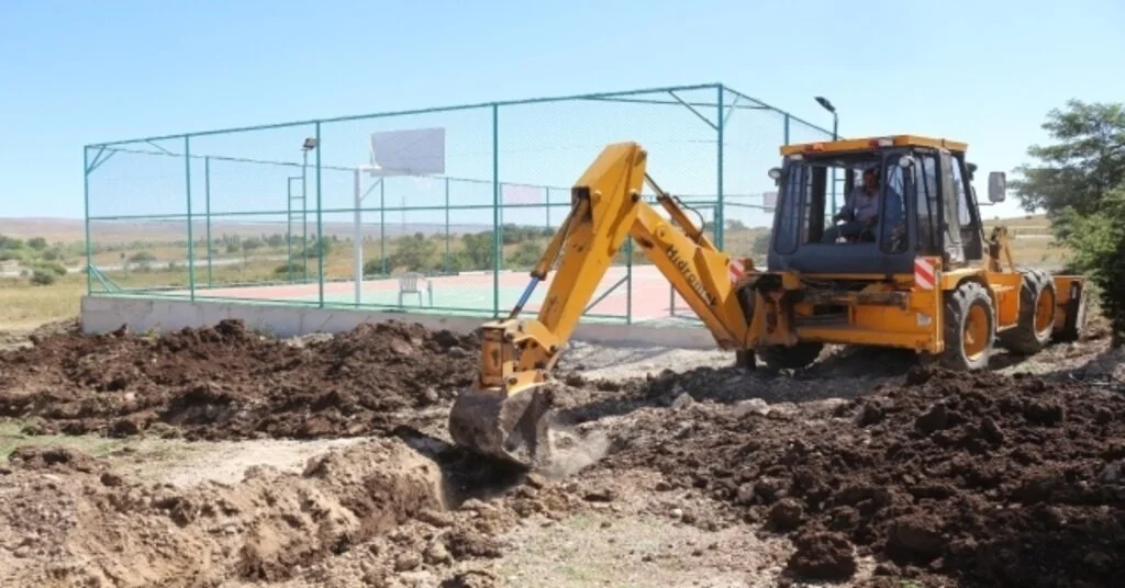 İnönü Belediyesinden Spor Tesislerinde Altyapı Ve Çevre Düzenlemesi
