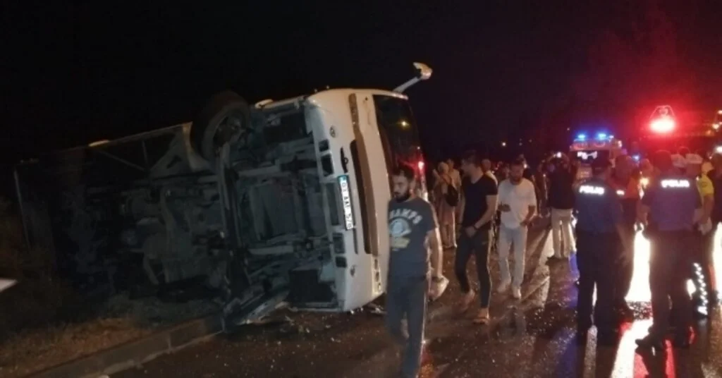 Ispartada Trafik Kazası: 10 Yaralı
