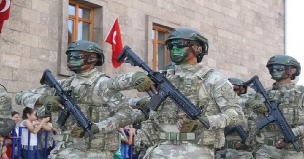Ispartadaki 30 Ağustos Kortejine Komandolar Damga Vurdu