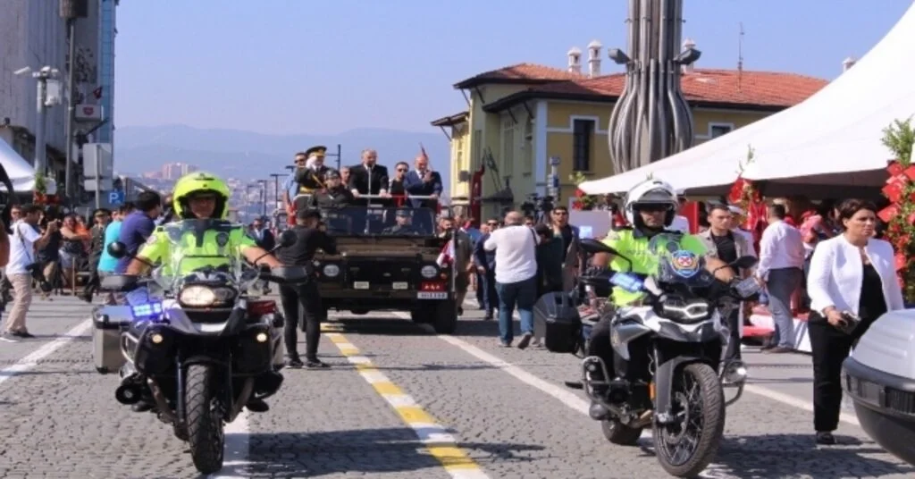 İzmirde 30 Ağustos Coşkuyla Kutlandı