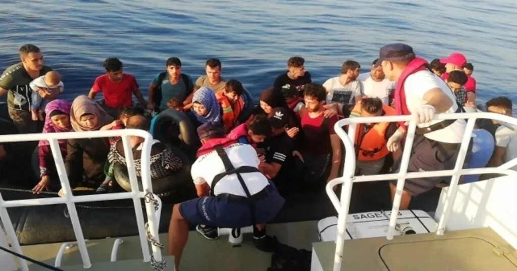 İzmirde 41 Kaçak Göçmen Yakalandı