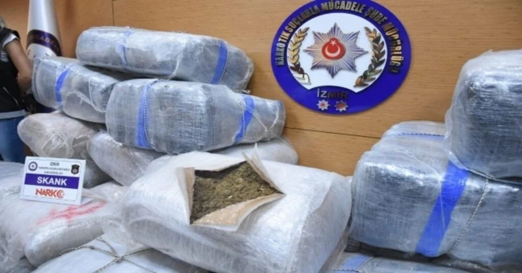 İzmirde 600 Kilogram Skunt Ele Geçilirdi
