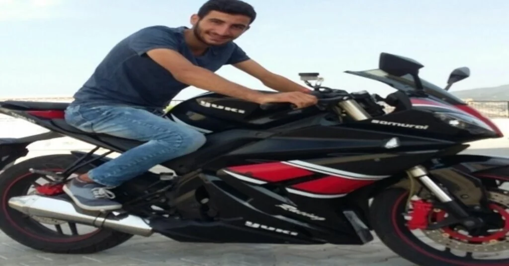 İzmirde Motosiklet İle Kamyonet Çarpıştı: 1 Ölü, 1 Yaralı
