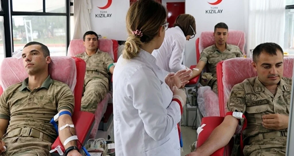 Jandarmadan kan bağışı