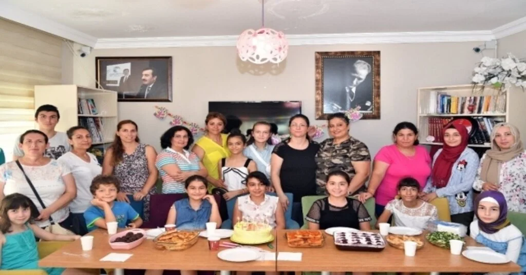 Kadın Sohbet Evinde Doğum Günü Kutlaması