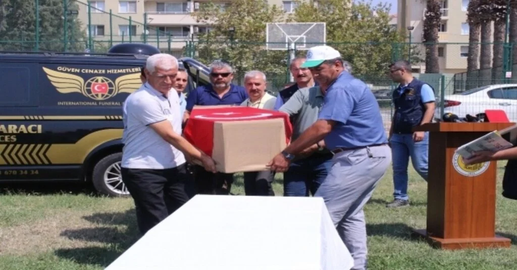 Kahraman Ukraynalı Pilota İzmirde Cenaze Töreni