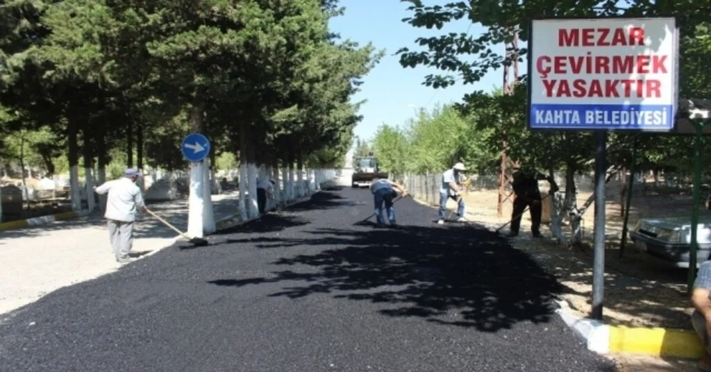 Kahtada Mezarlıklarda Bayram Temizliği