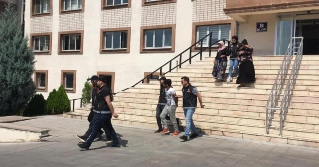Karabüke Uyuşturucu Madde Getiren 4 Şüpheli Tutuklandı