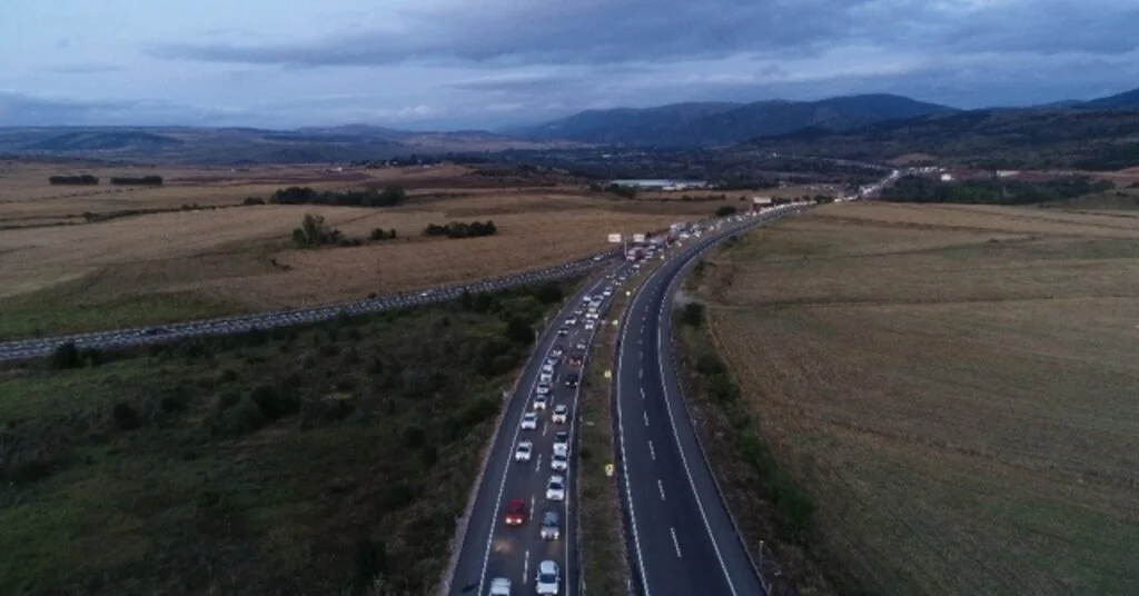 Karadeniz Bağlantı Yolunda Trafik Yoğunluğu Devam Ediyor