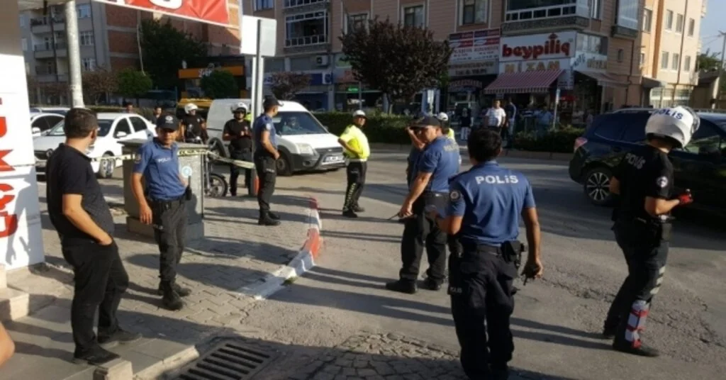 Karamanda Kavga Eden İki Kişi Birbirini Bıçakladı