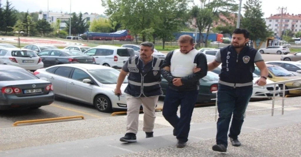 Kavga Ettiği Oğlunu Bıçaklayan Baba Adliyeye Sevk Edildi