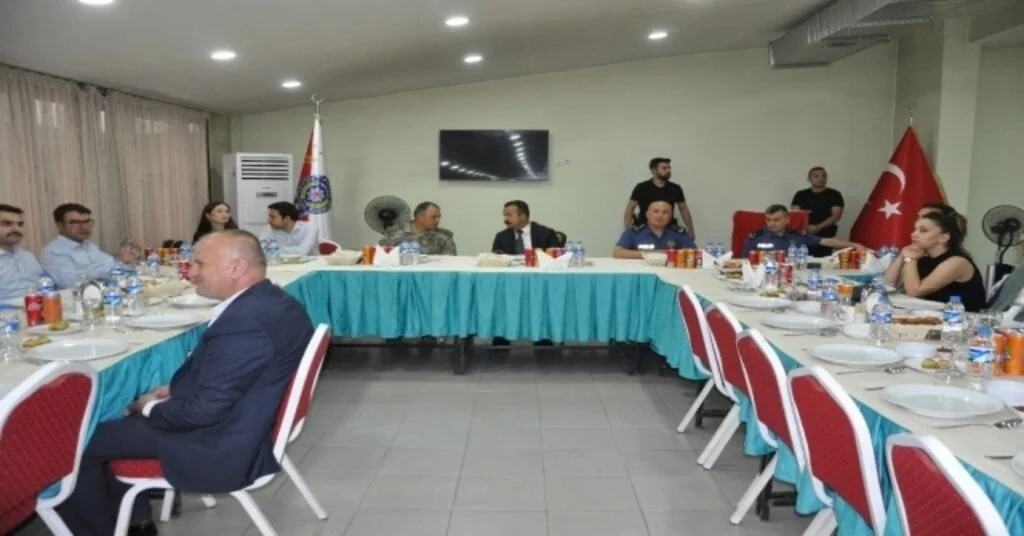Kaymakam Kendüzlere Veda Yemeği