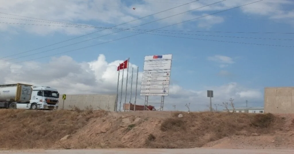 Kepçeden Düşen Demir Malzemenin Altında Can Verdi