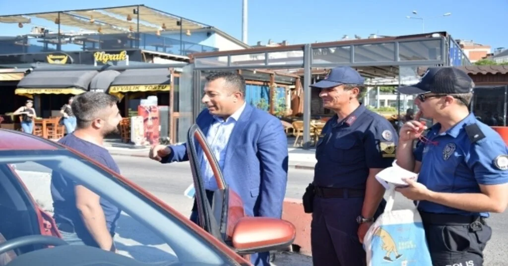 Kilometrelerce Kuyruk Var Trafik Ekipleri Rahatlatmaya Çalışıyor