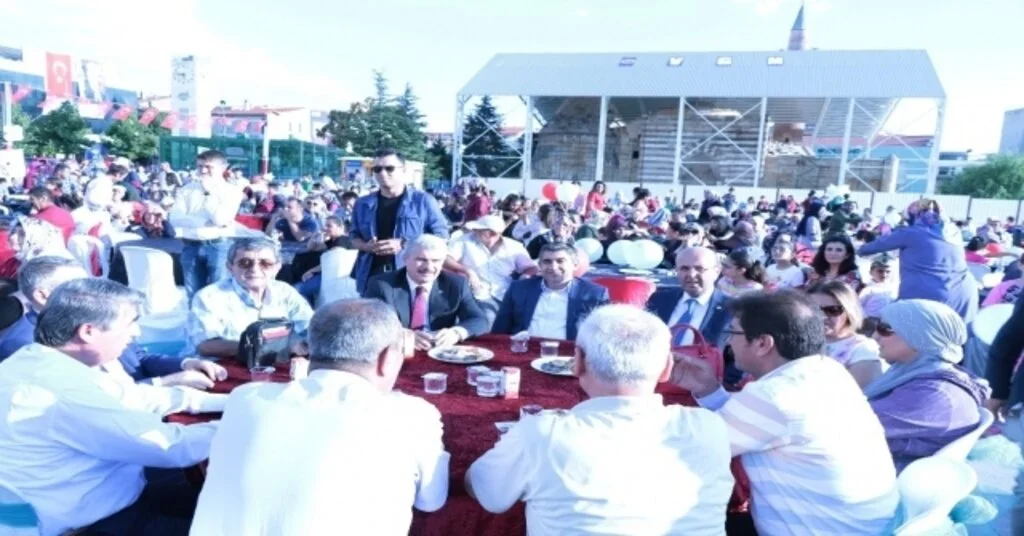 Kırşehir Belediyesi, 260 Çocuğa Davullu Zurnalı Sünnet Şöleni Düzenledi
