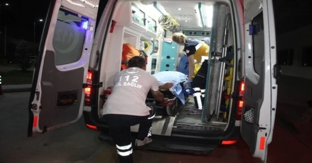 Komşular Arasındaki Kavgada Silah Ateşlendi: 1İ Çocuk 3 Yaralı