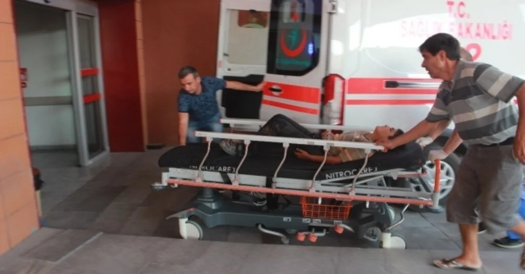 Kontrolden Çıkan Traktör Devrildi: 10 Yaralı