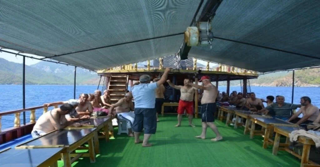 Korkuteli Esnaf Odasından Esnaflara Özel Tekne Turu